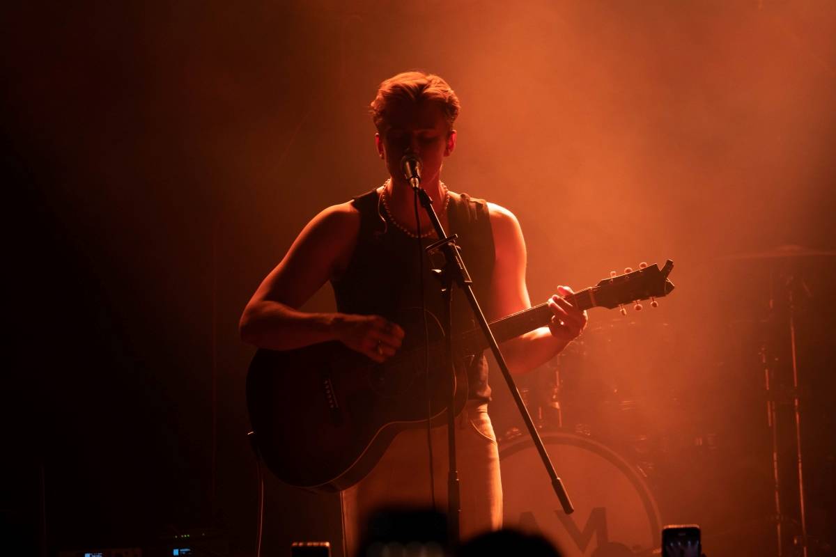 Adam Mišík oslavil v Brně deset let na scéně, podpořili ho Sofian Medjmedj a Dorian