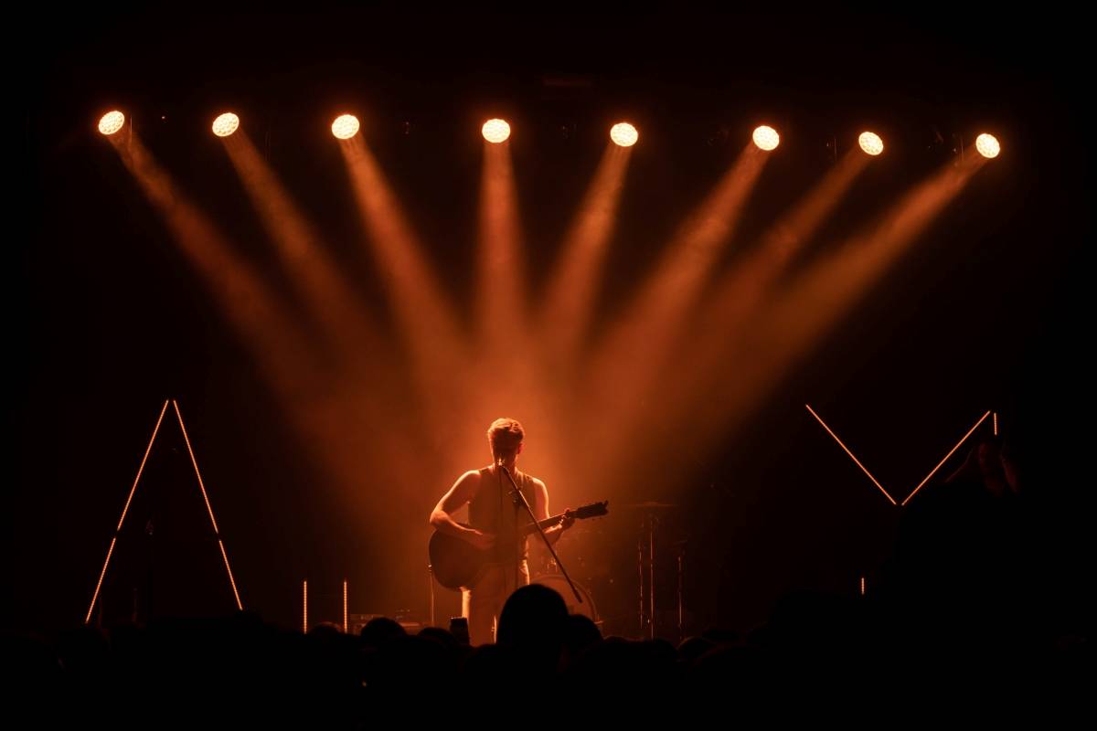 Adam Mišík oslavil v Brně deset let na scéně, podpořili ho Sofian Medjmedj a Dorian