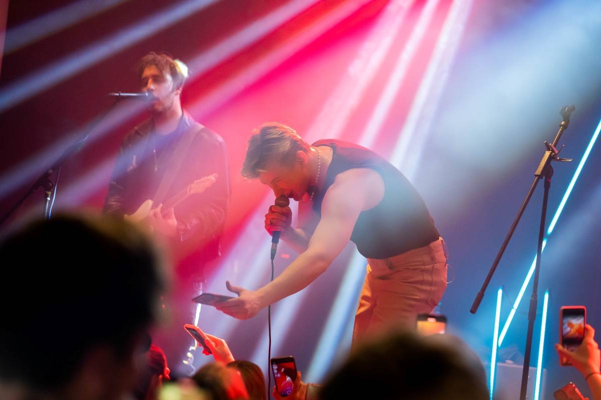 Adam Mišík oslavil v Brně deset let na scéně, podpořili ho Sofian Medjmedj a Dorian