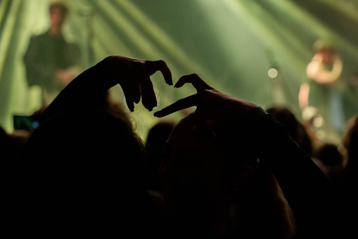 Adam Mišík oslavil v Brně deset let na scéně, podpořili ho Sofian Medjmedj a Dorian