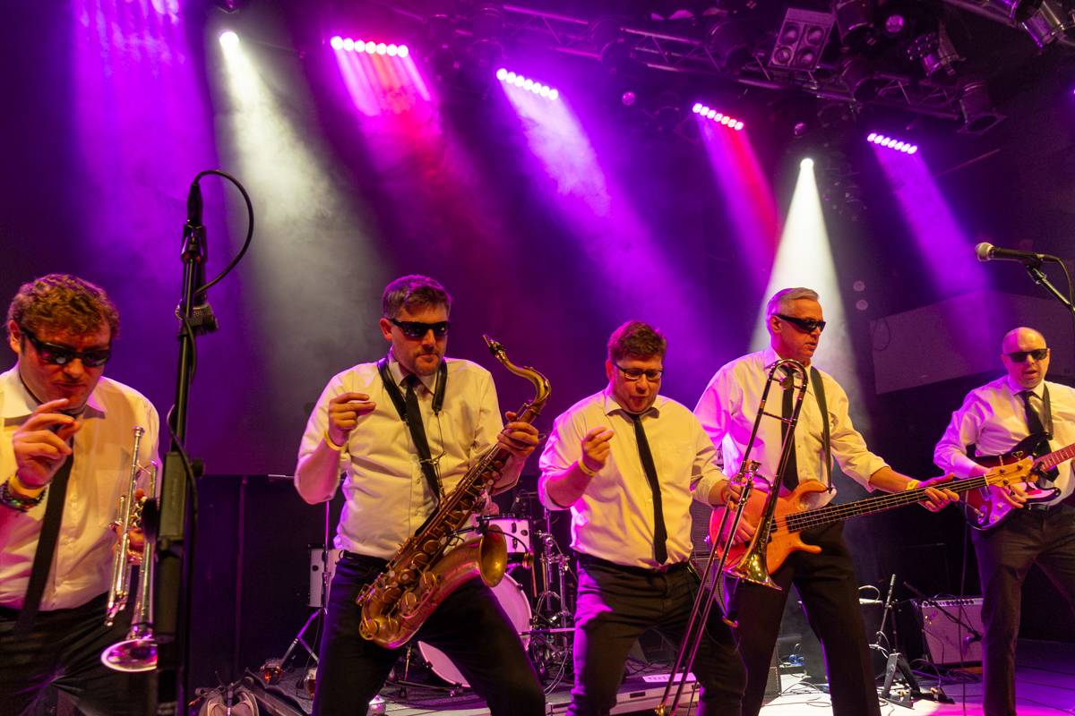 Laura a její tygři křtili v Praze nové album, výtěžkem z koncertu podpoří pražskou zoo