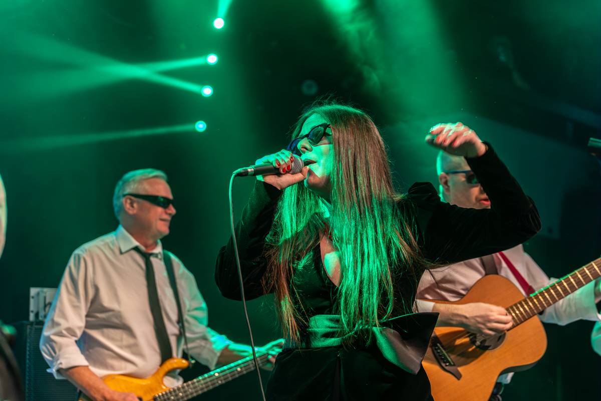 Laura a její tygři křtili v Praze nové album, výtěžkem z koncertu podpoří pražskou zoo