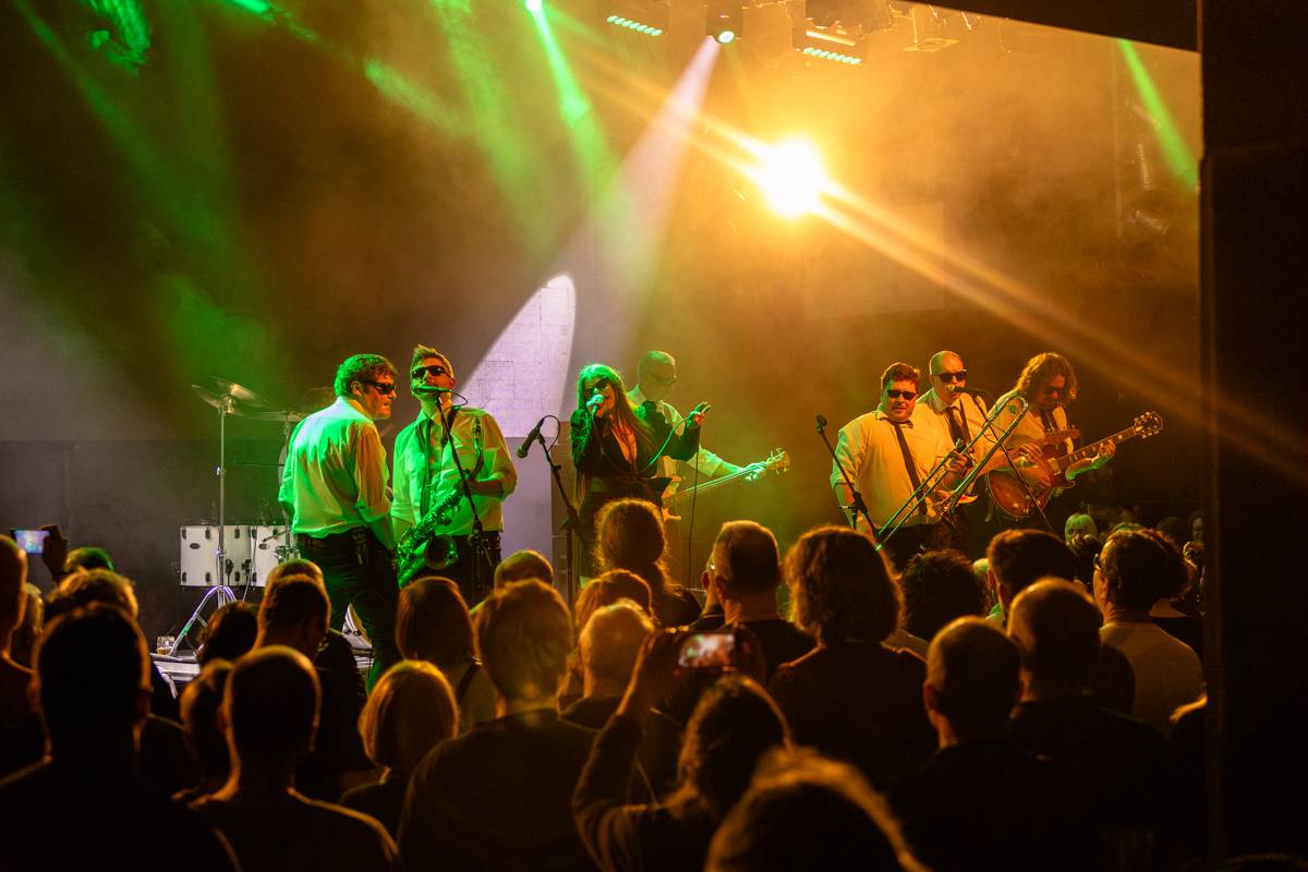 Laura a její tygři křtili v Praze nové album, výtěžkem z koncertu podpoří pražskou zoo