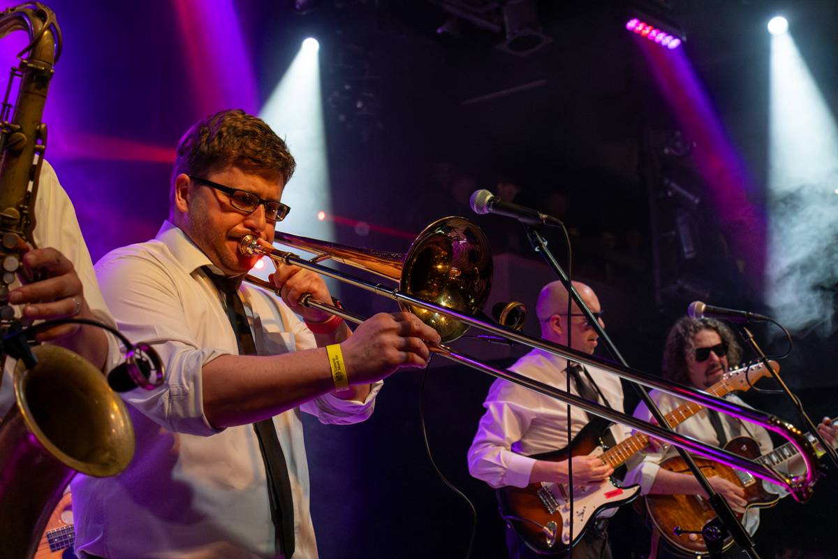 Laura a její tygři křtili v Praze nové album, výtěžkem z koncertu podpoří pražskou zoo