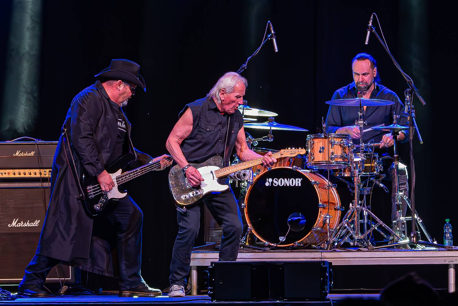 Katapult se v Praze vezl na vlně nostalgie, Olda Říha slavil šedesát let na scéně