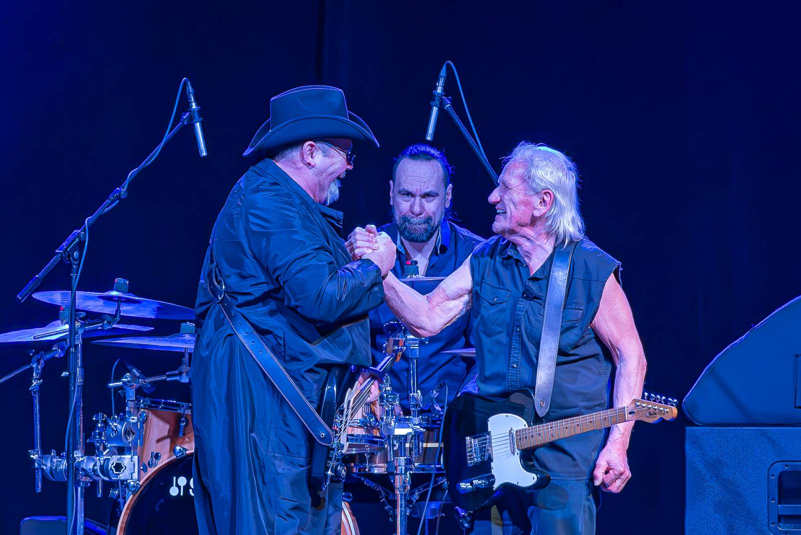 Katapult se v Praze vezl na vlně nostalgie, Olda Říha slavil šedesát let na scéně