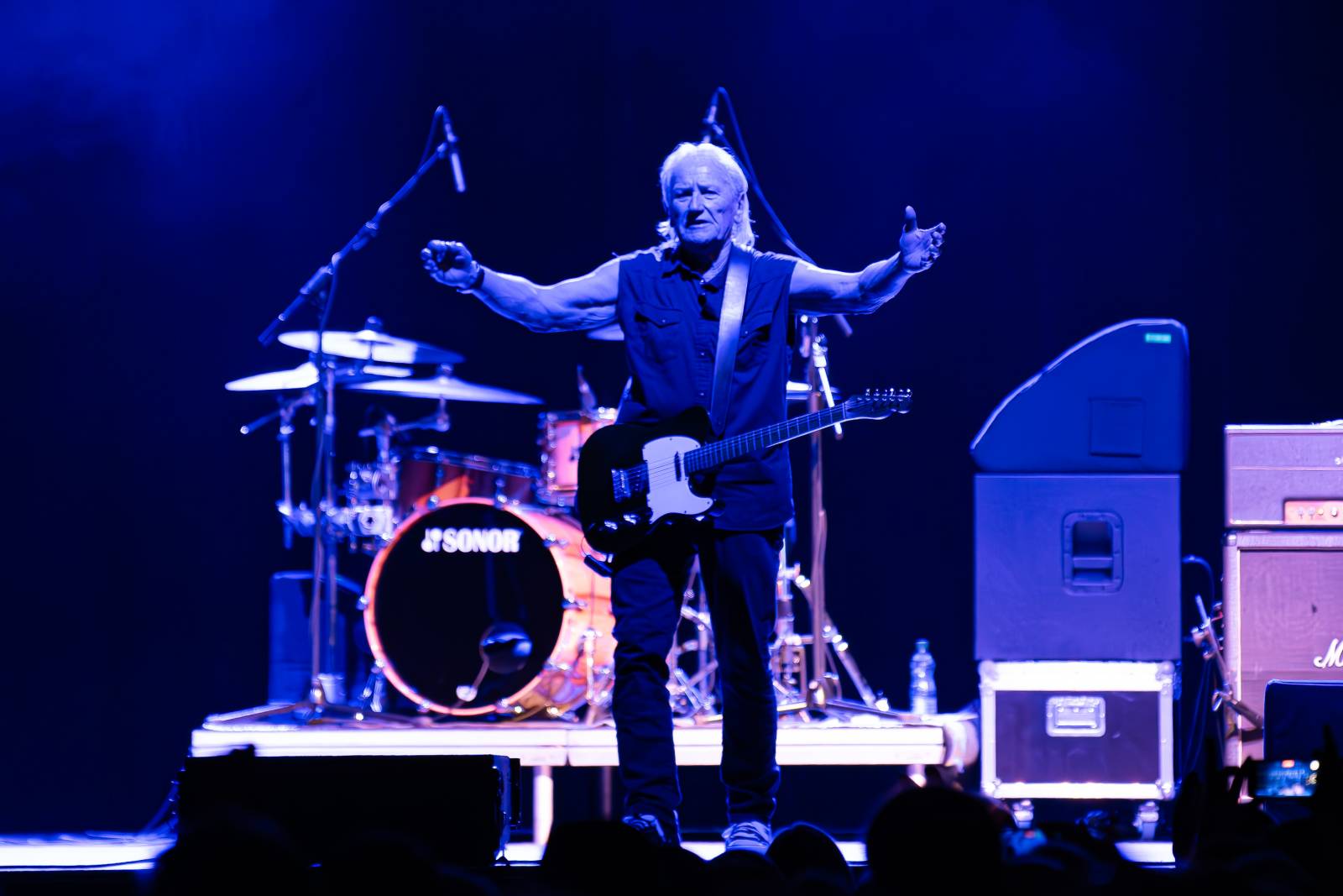 Katapult se v Praze vezl na vlně nostalgie, Olda Říha slavil šedesát let na scéně