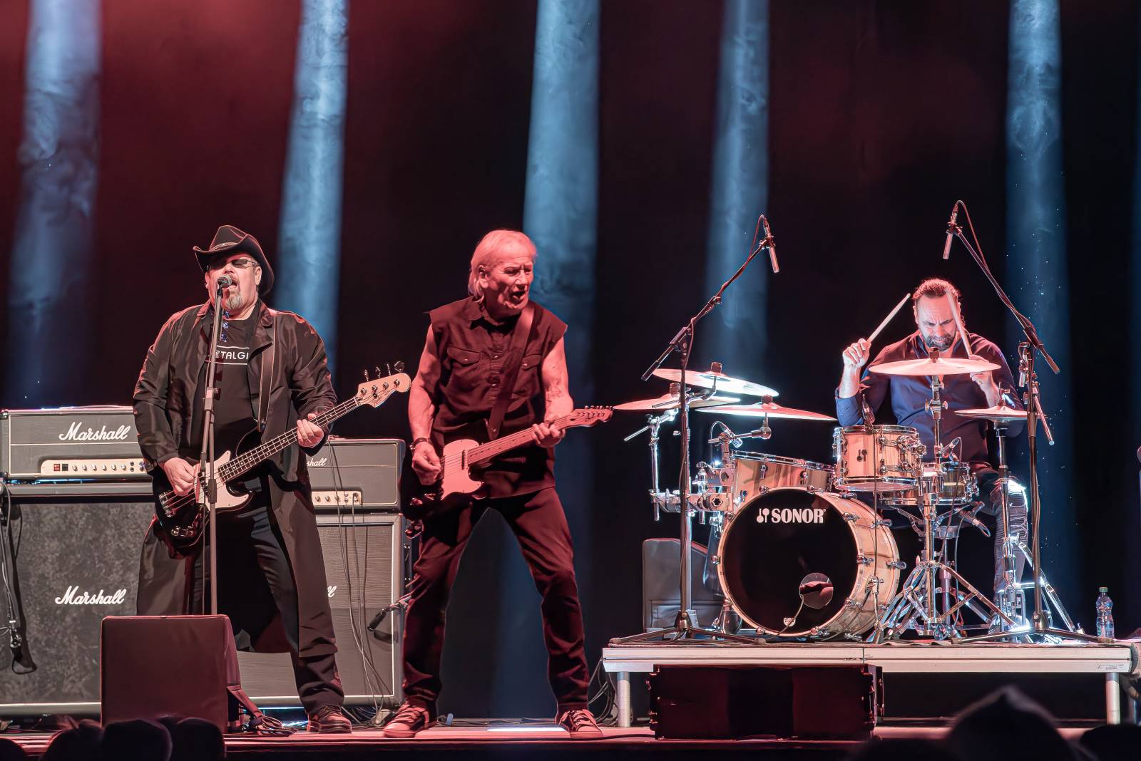 Katapult se v Praze vezl na vlně nostalgie, Olda Říha slavil šedesát let na scéně