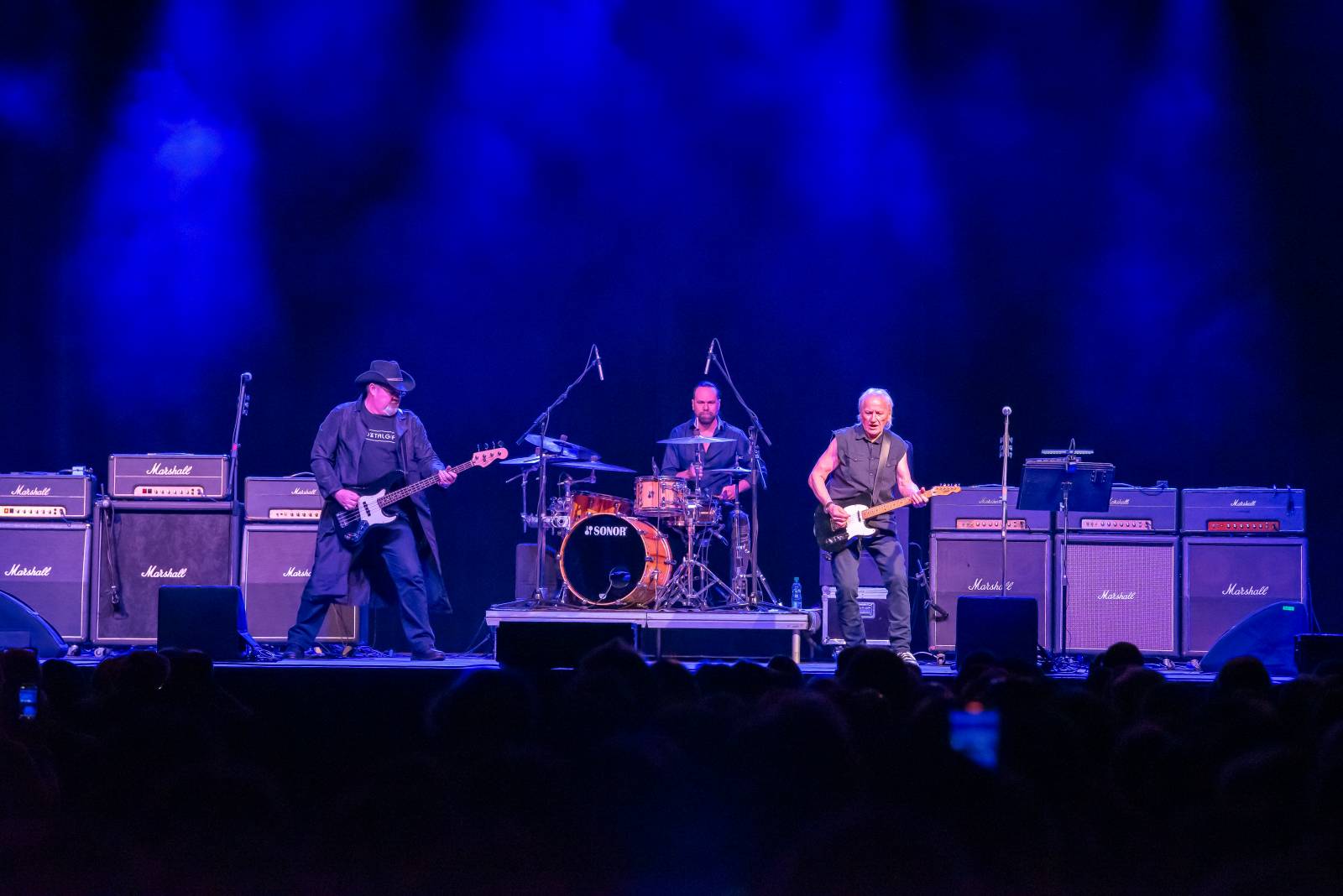 Katapult se v Praze vezl na vlně nostalgie, Olda Říha slavil šedesát let na scéně