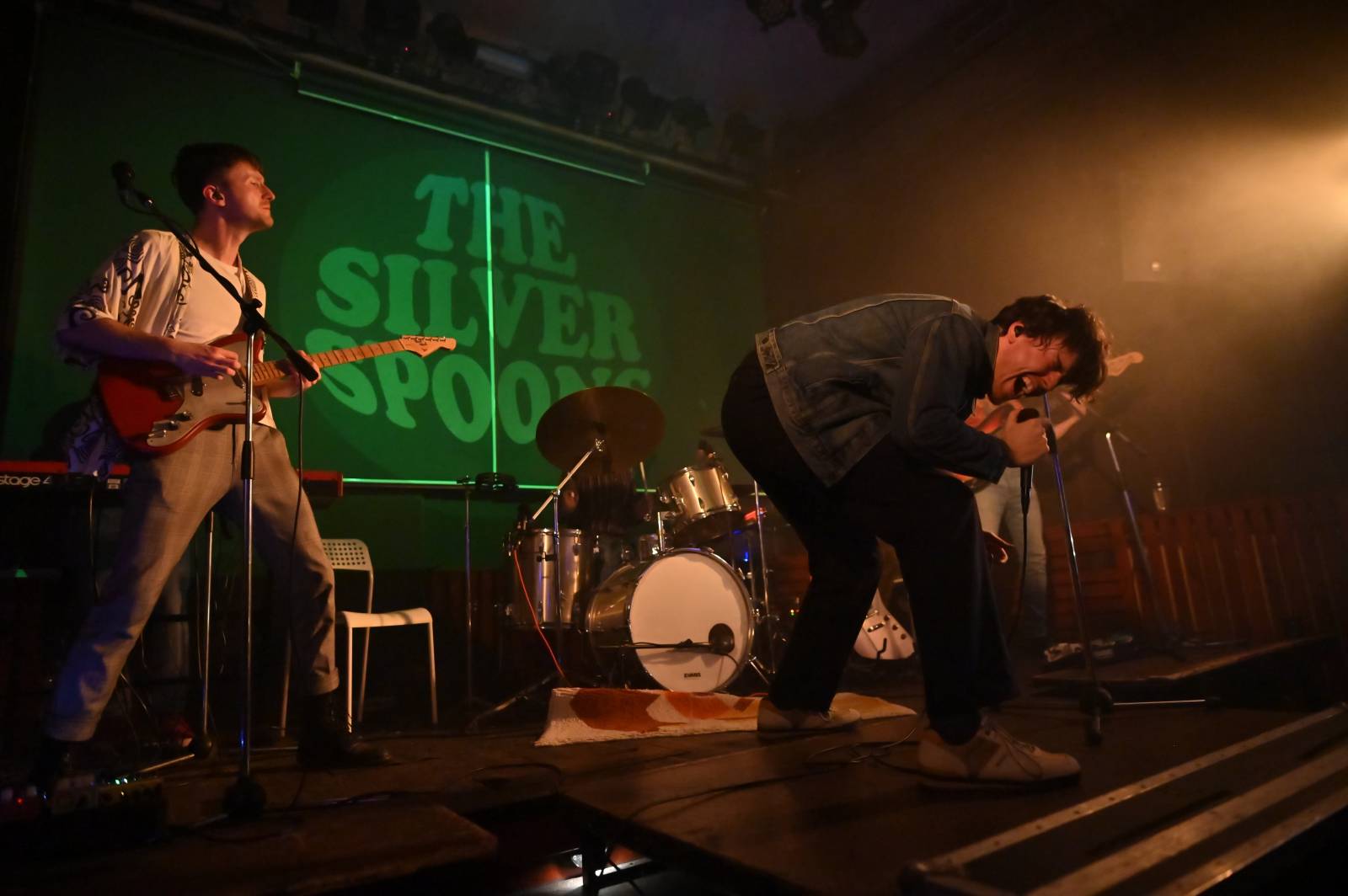 The Silver Spoons odstartovali v Plzni turné, klávesákovi blahopřáli k narozeninám