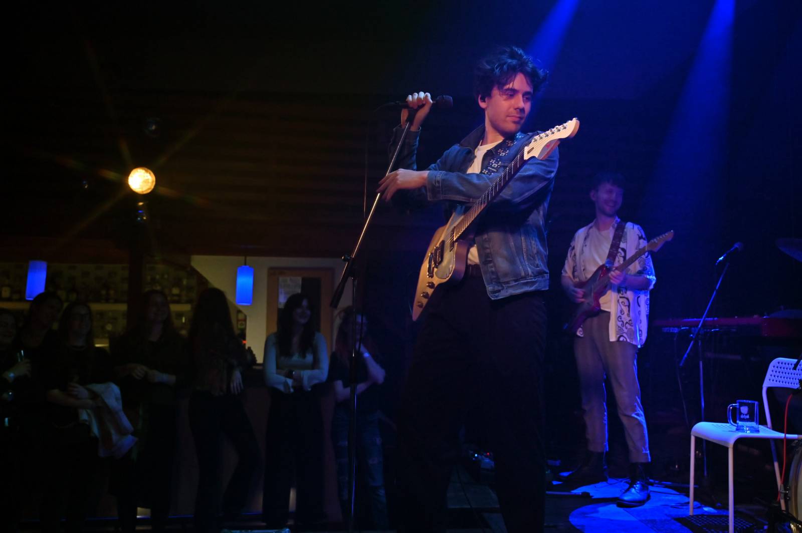 The Silver Spoons odstartovali v Plzni turné, klávesákovi blahopřáli k narozeninám