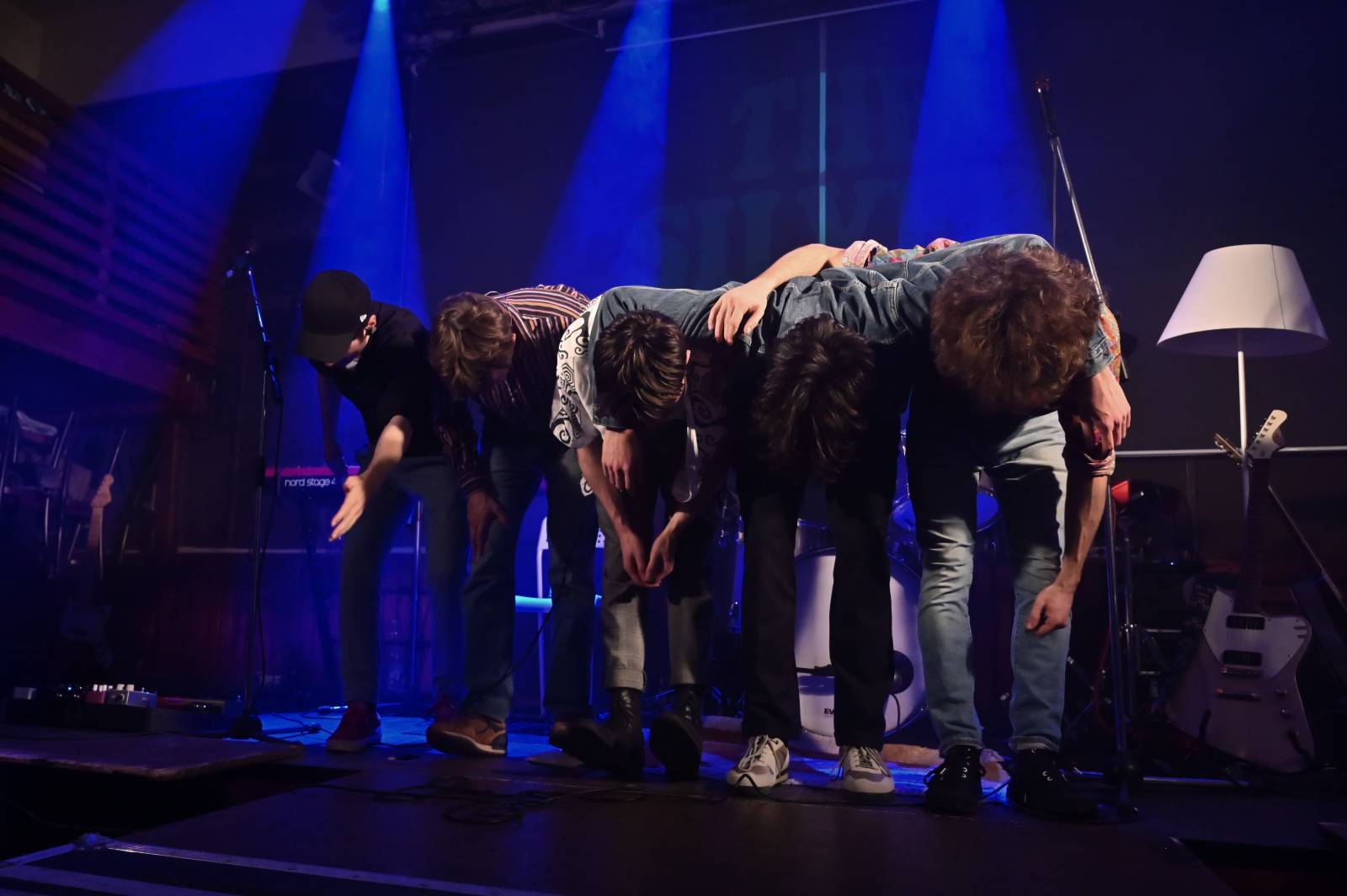 The Silver Spoons odstartovali v Plzni turné, klávesákovi blahopřáli k narozeninám