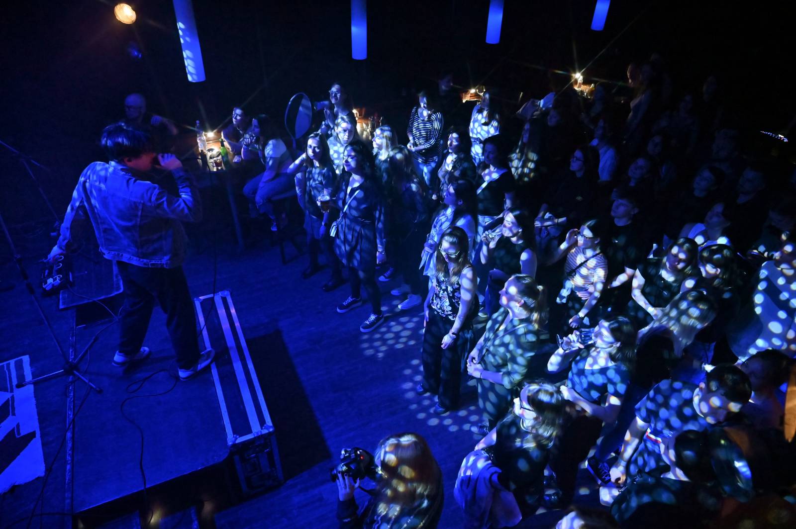 The Silver Spoons odstartovali v Plzni turné, klávesákovi blahopřáli k narozeninám