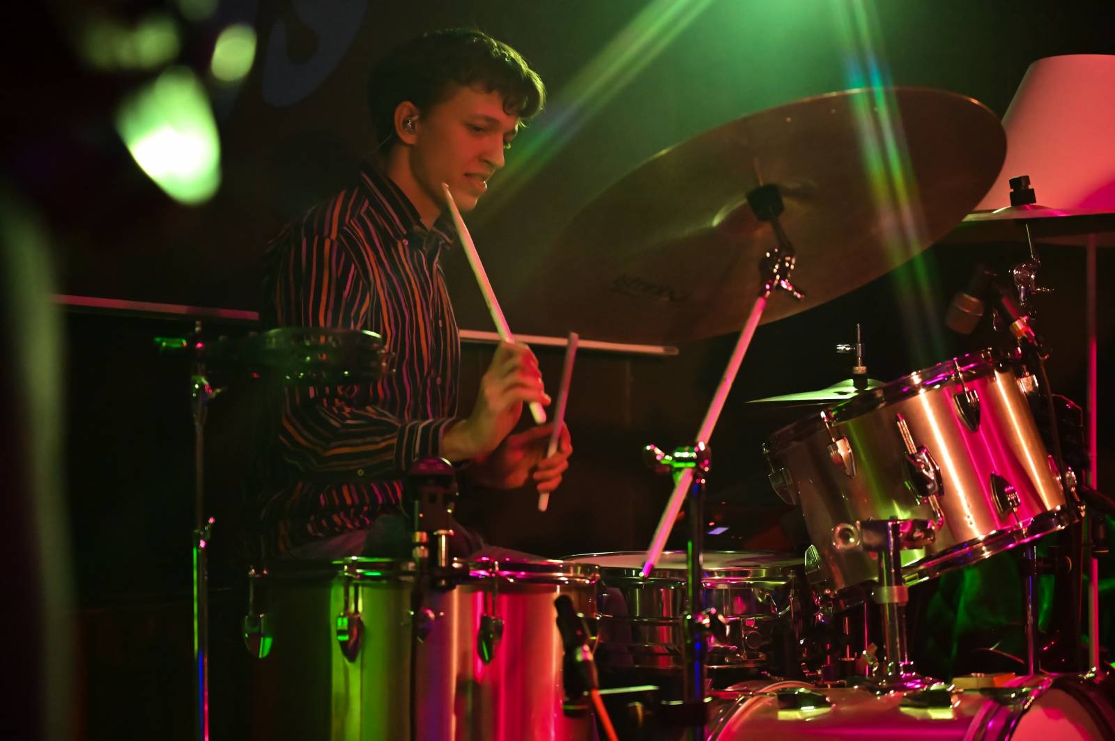 The Silver Spoons odstartovali v Plzni turné, klávesákovi blahopřáli k narozeninám