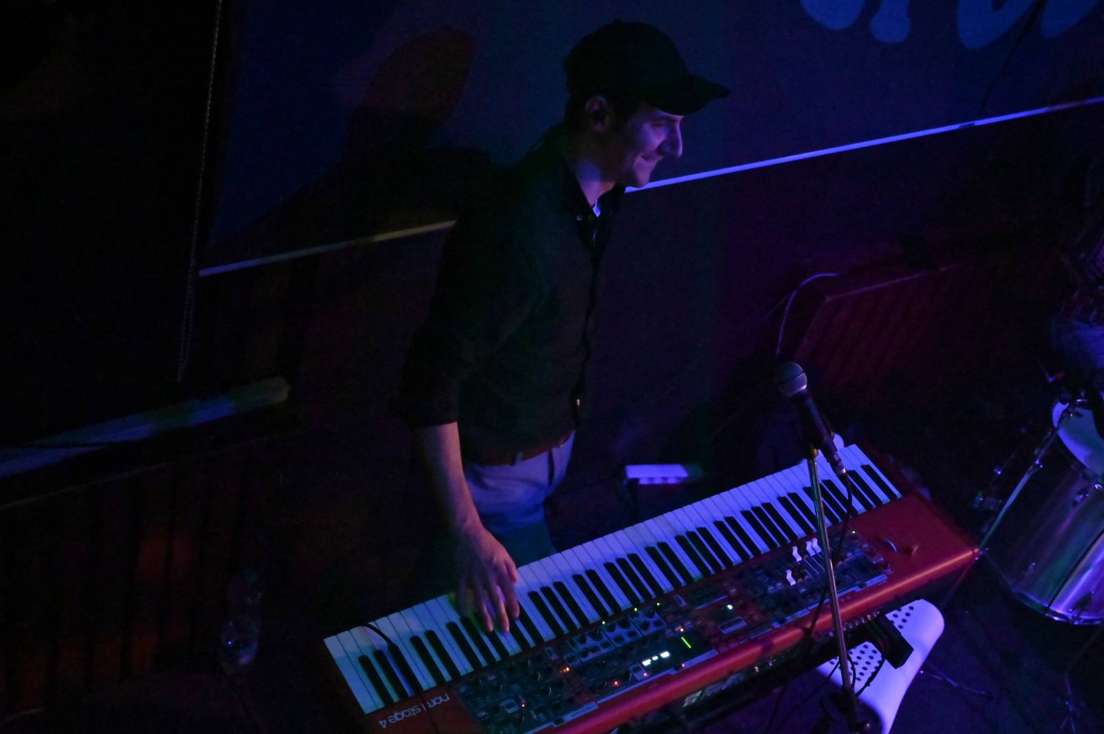 The Silver Spoons odstartovali v Plzni turné, klávesákovi blahopřáli k narozeninám