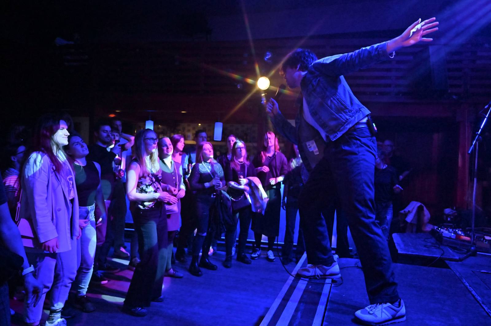 The Silver Spoons odstartovali v Plzni turné, klávesákovi blahopřáli k narozeninám