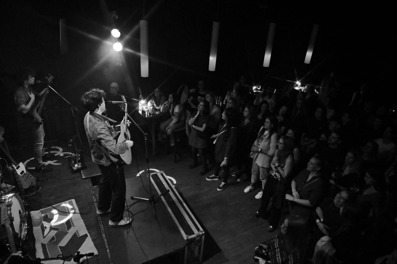 The Silver Spoons odstartovali v Plzni turné, klávesákovi blahopřáli k narozeninám