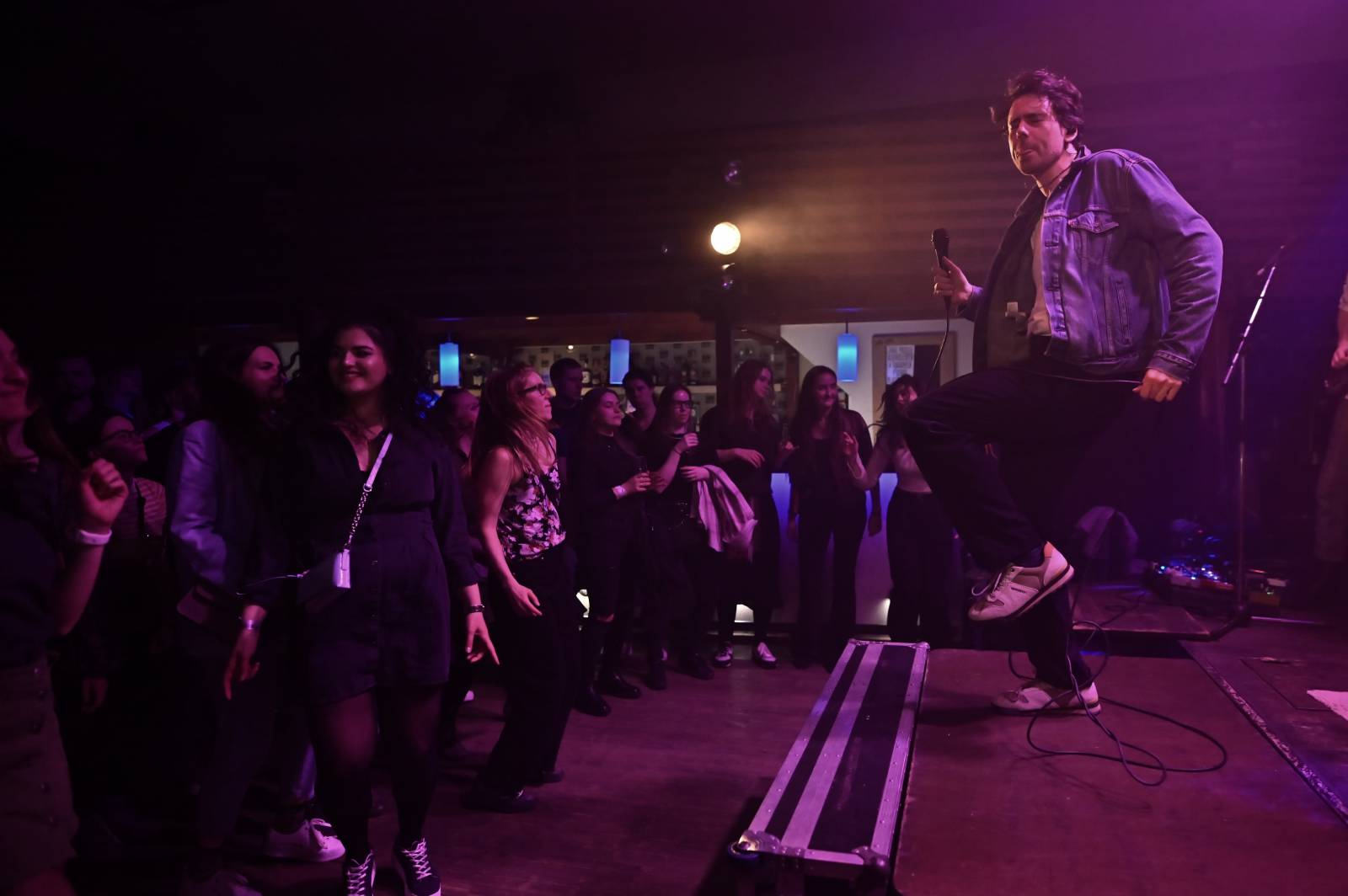 The Silver Spoons odstartovali v Plzni turné, klávesákovi blahopřáli k narozeninám