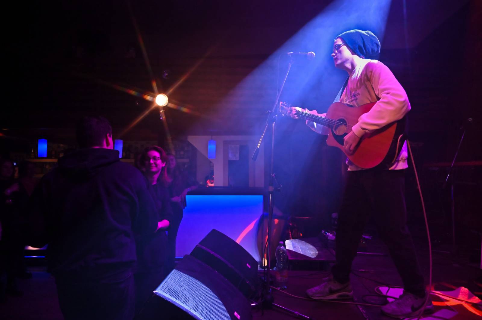 The Silver Spoons odstartovali v Plzni turné, klávesákovi blahopřáli k narozeninám