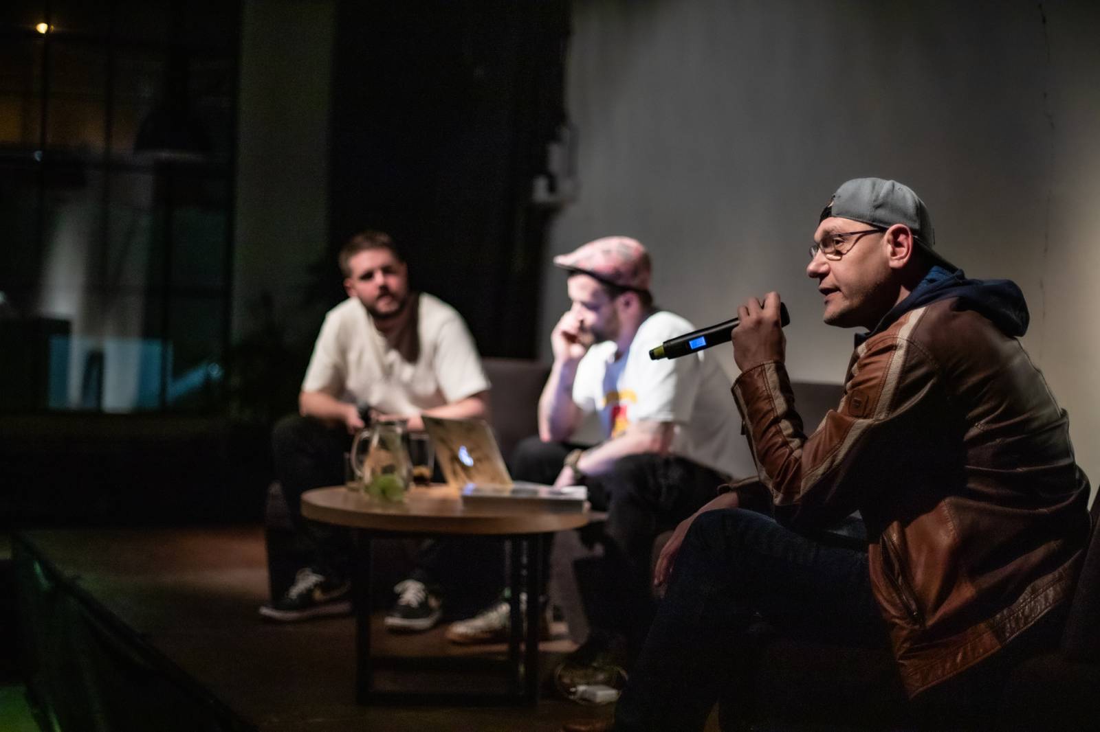 Kato a Blaaball měli v Plzni autorské čtení, fanouškům odkryli tajemství svých tracků