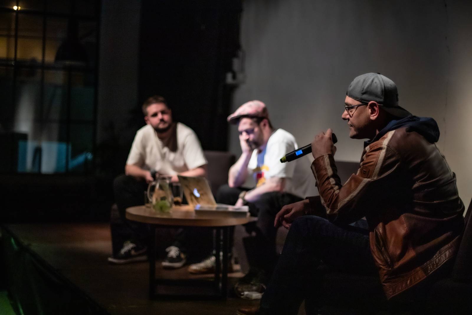 Kato a Blaaball měli v Plzni autorské čtení, fanouškům odkryli tajemství svých tracků