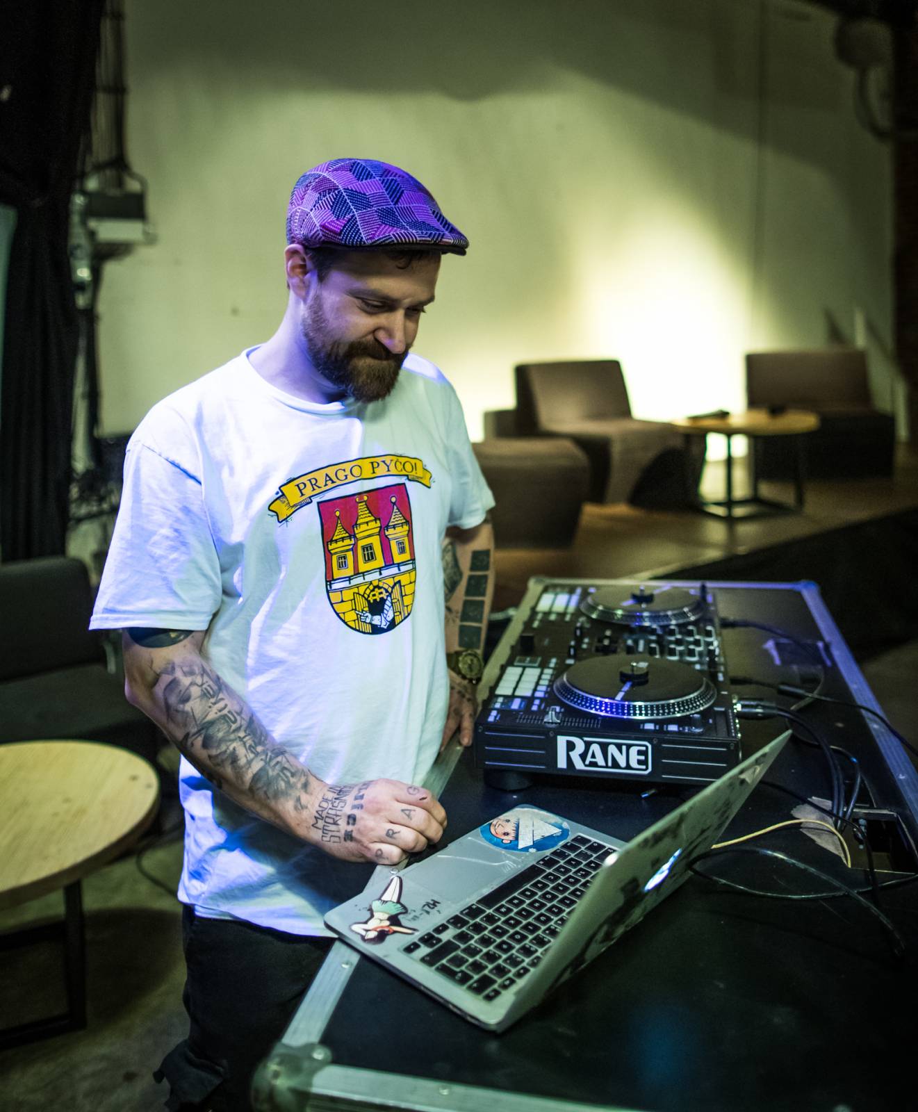 Kato a Blaaball měli v Plzni autorské čtení, fanouškům odkryli tajemství svých tracků