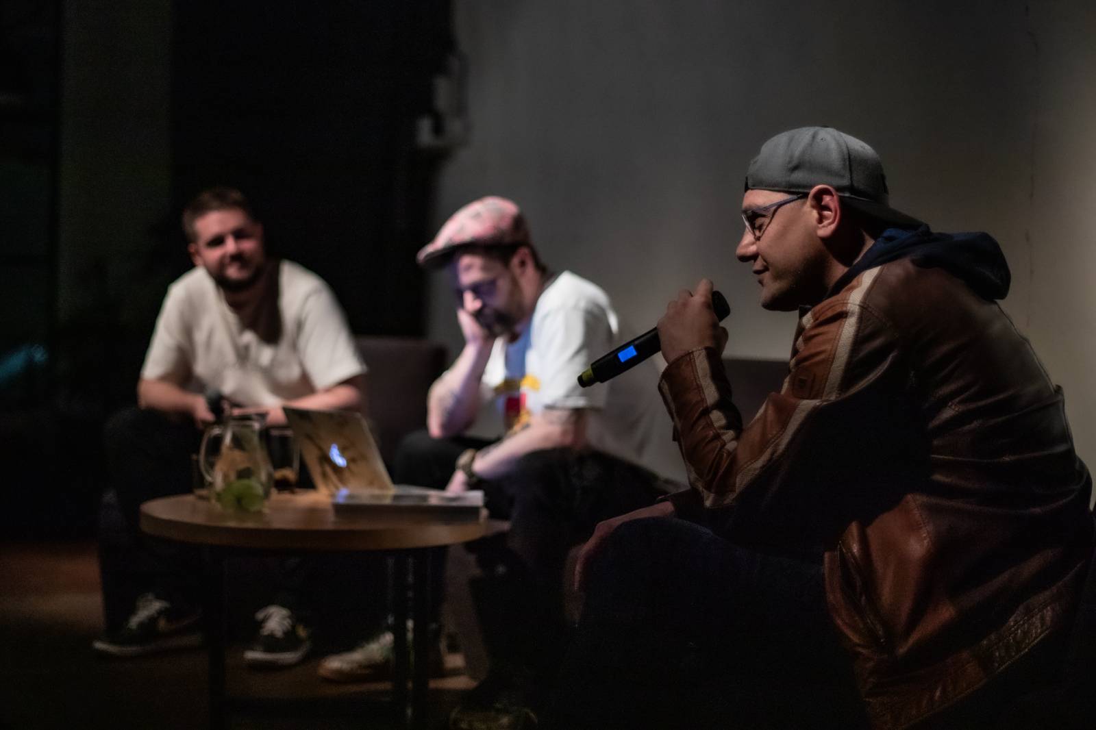 Kato a Blaaball měli v Plzni autorské čtení, fanouškům odkryli tajemství svých tracků