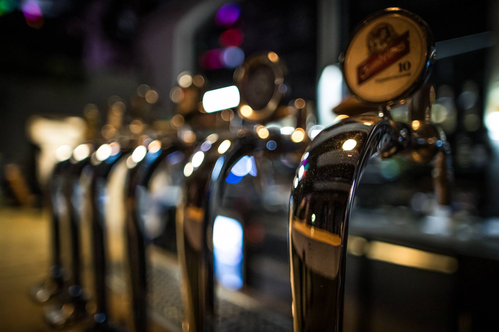 Kato a Blaaball měli v Plzni autorské čtení, fanouškům odkryli tajemství svých tracků