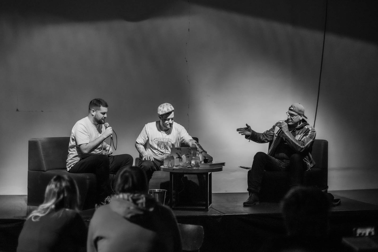 Kato a Blaaball měli v Plzni autorské čtení, fanouškům odkryli tajemství svých tracků