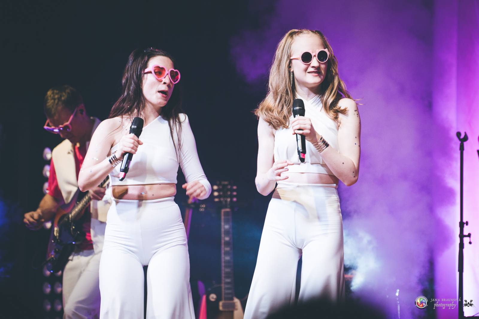 Plzeň zaplavila růžová. Tereza Mašková zvedla Šeříkovku ze židlí