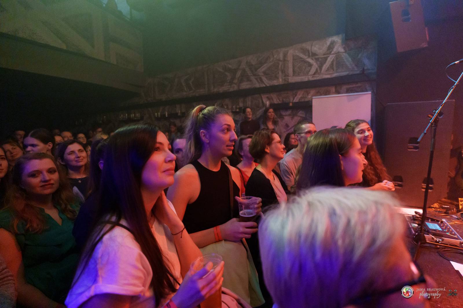 Kateřina Marie Tichá vyprodala plzeňské Divadlo pod lampou