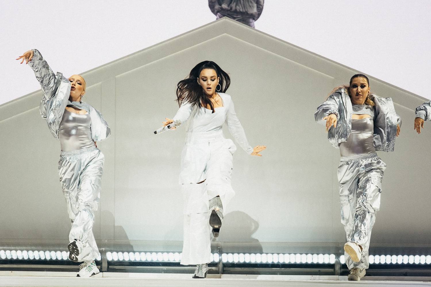 Ewa Farna nadchla O2 arenu i podruhé. Publikum si získala skvělým pěveckým i tanečním výkonem