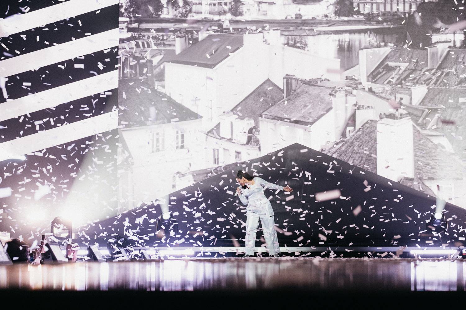 Ewa Farna nadchla O2 arenu i podruhé. Publikum si získala skvělým pěveckým i tanečním výkonem