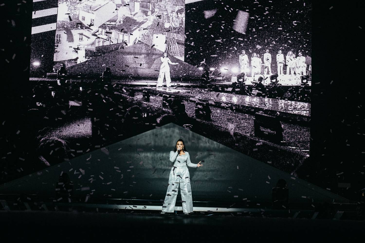 Ewa Farna nadchla O2 arenu i podruhé. Publikum si získala skvělým pěveckým i tanečním výkonem