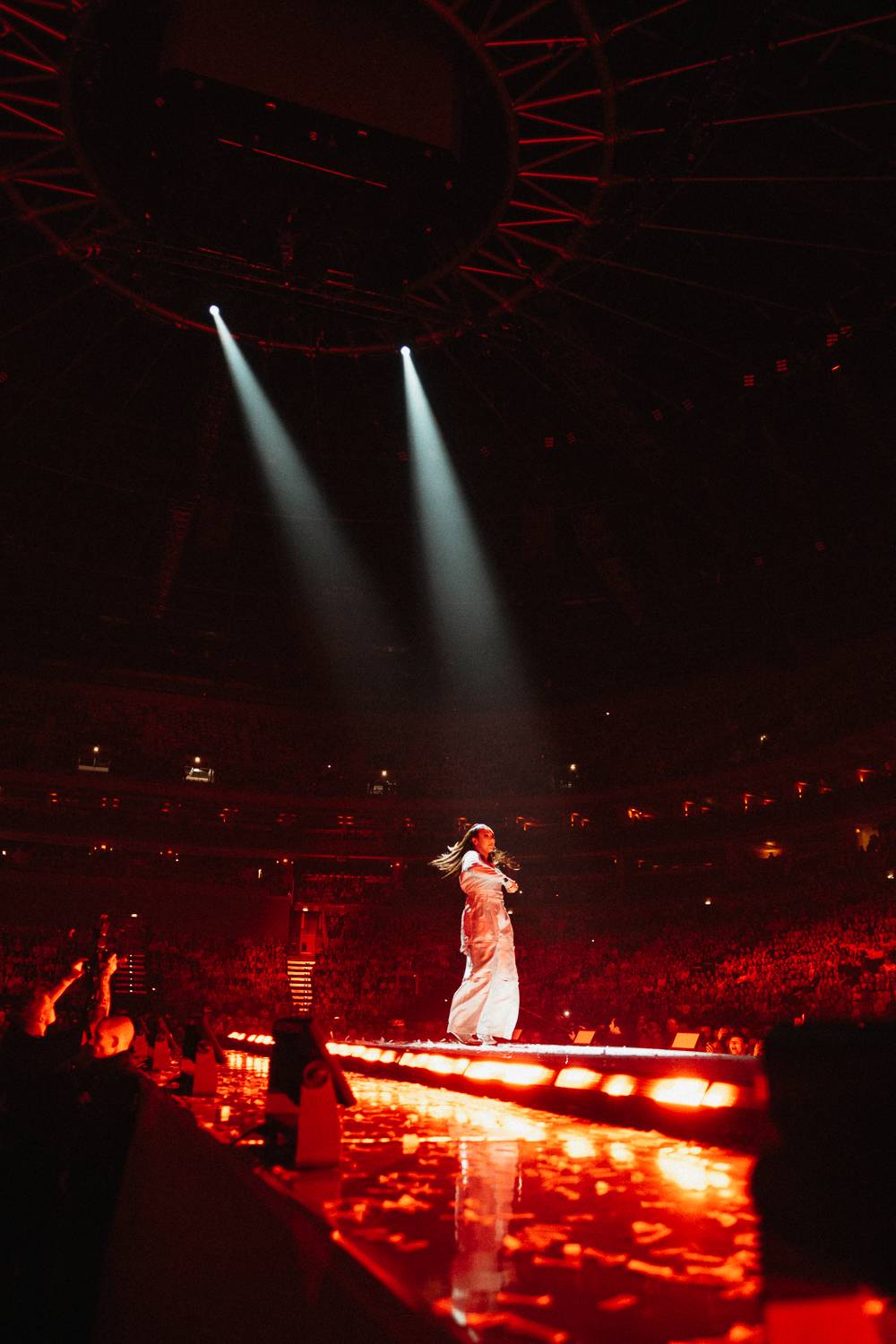 Ewa Farna nadchla O2 arenu i podruhé. Publikum si získala skvělým pěveckým i tanečním výkonem