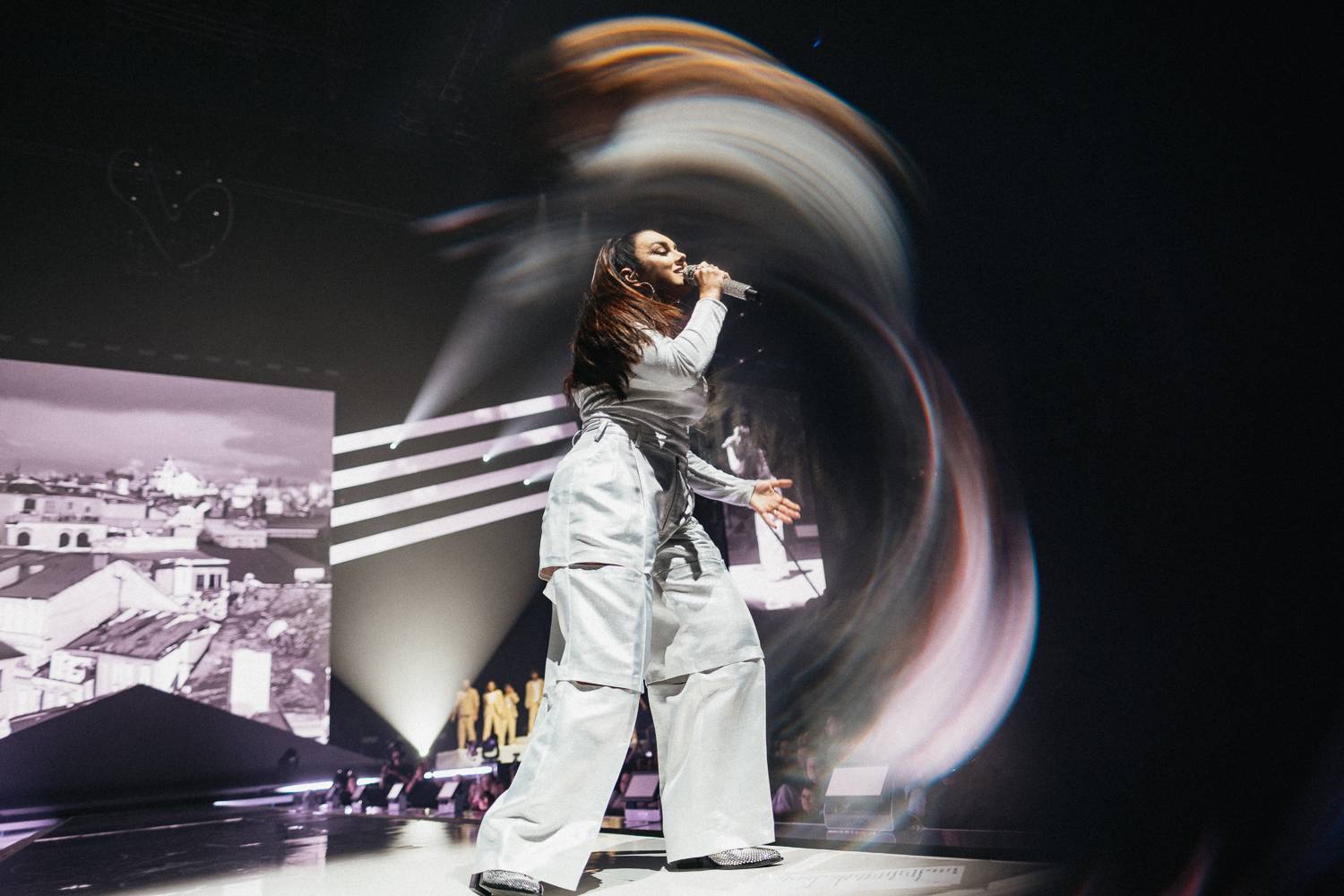 Ewa Farna nadchla O2 arenu i podruhé. Publikum si získala skvělým pěveckým i tanečním výkonem