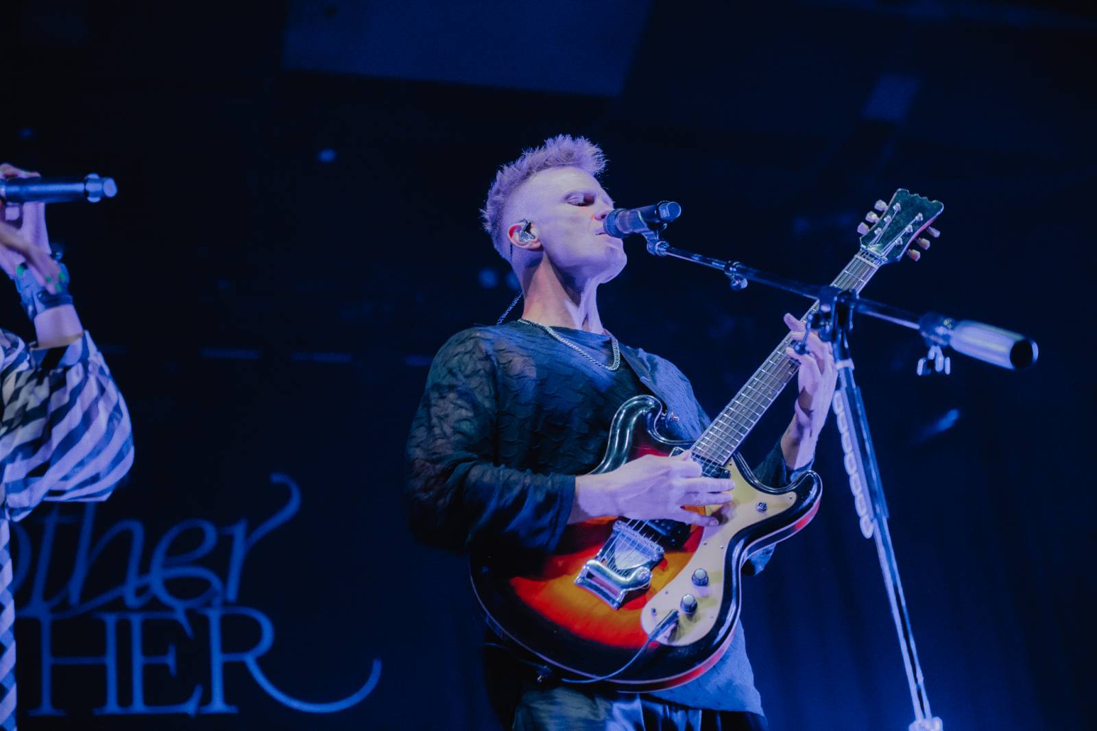 Mother Mother otevřeli Praze svá srdce