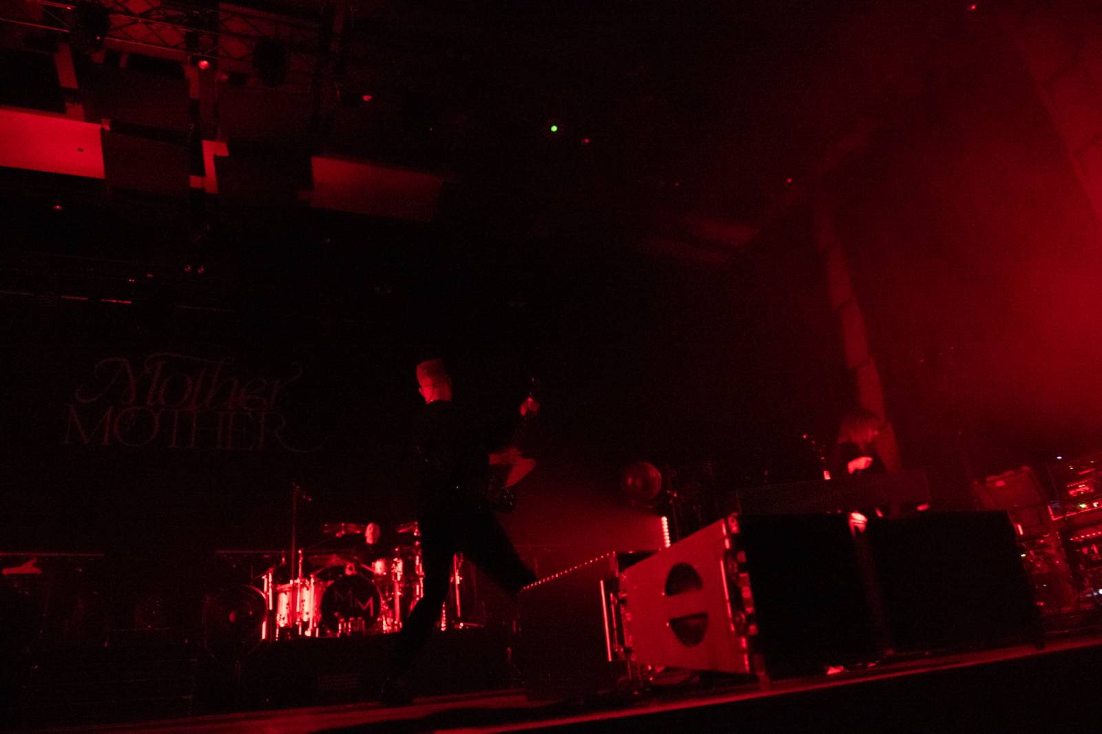 Mother Mother otevřeli Praze svá srdce