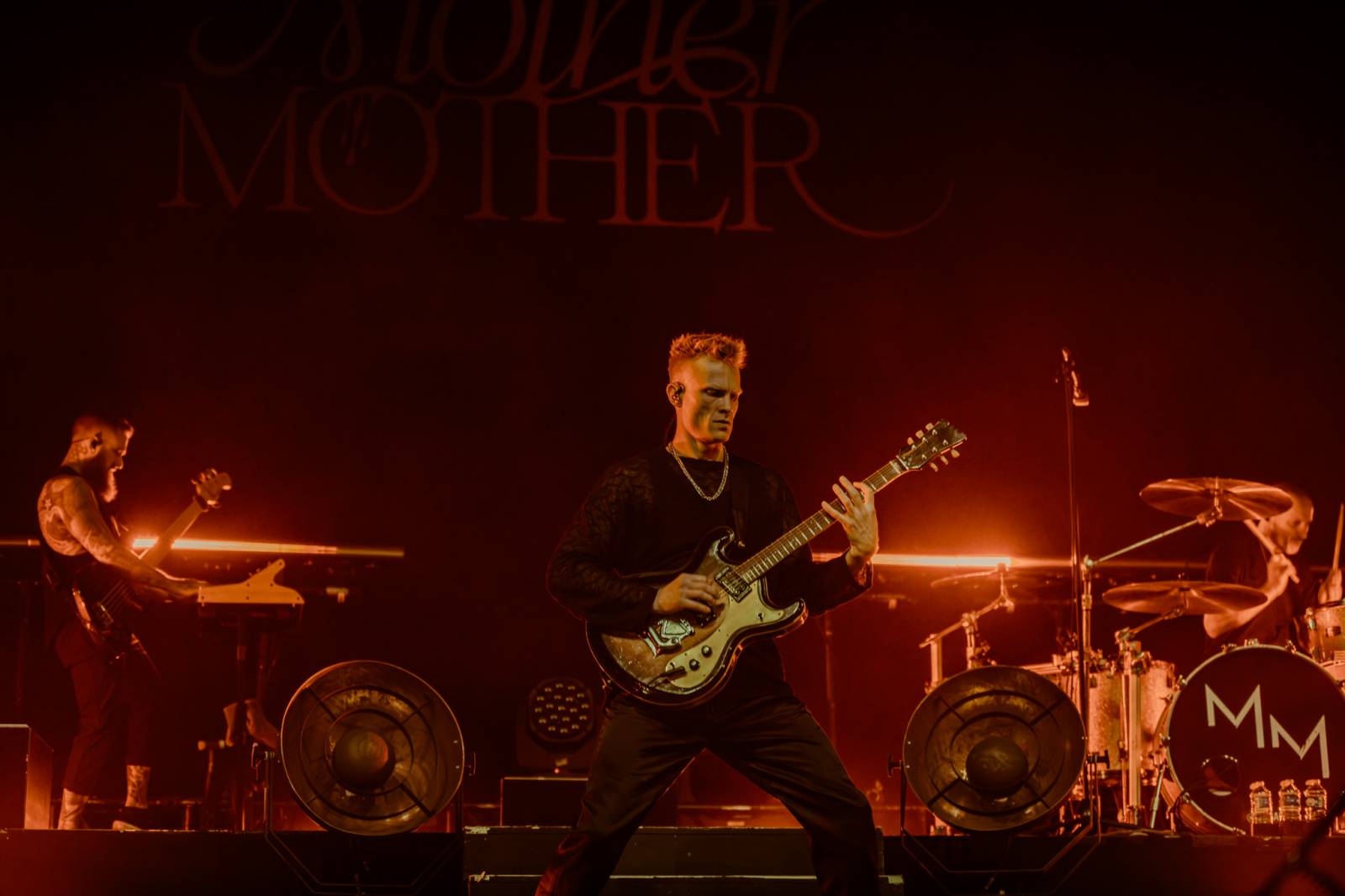 Mother Mother otevřeli Praze svá srdce