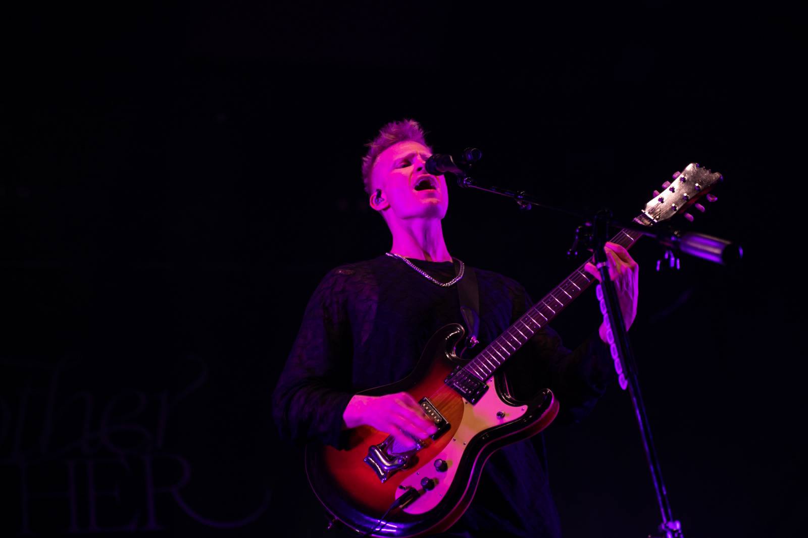 Mother Mother otevřeli Praze svá srdce