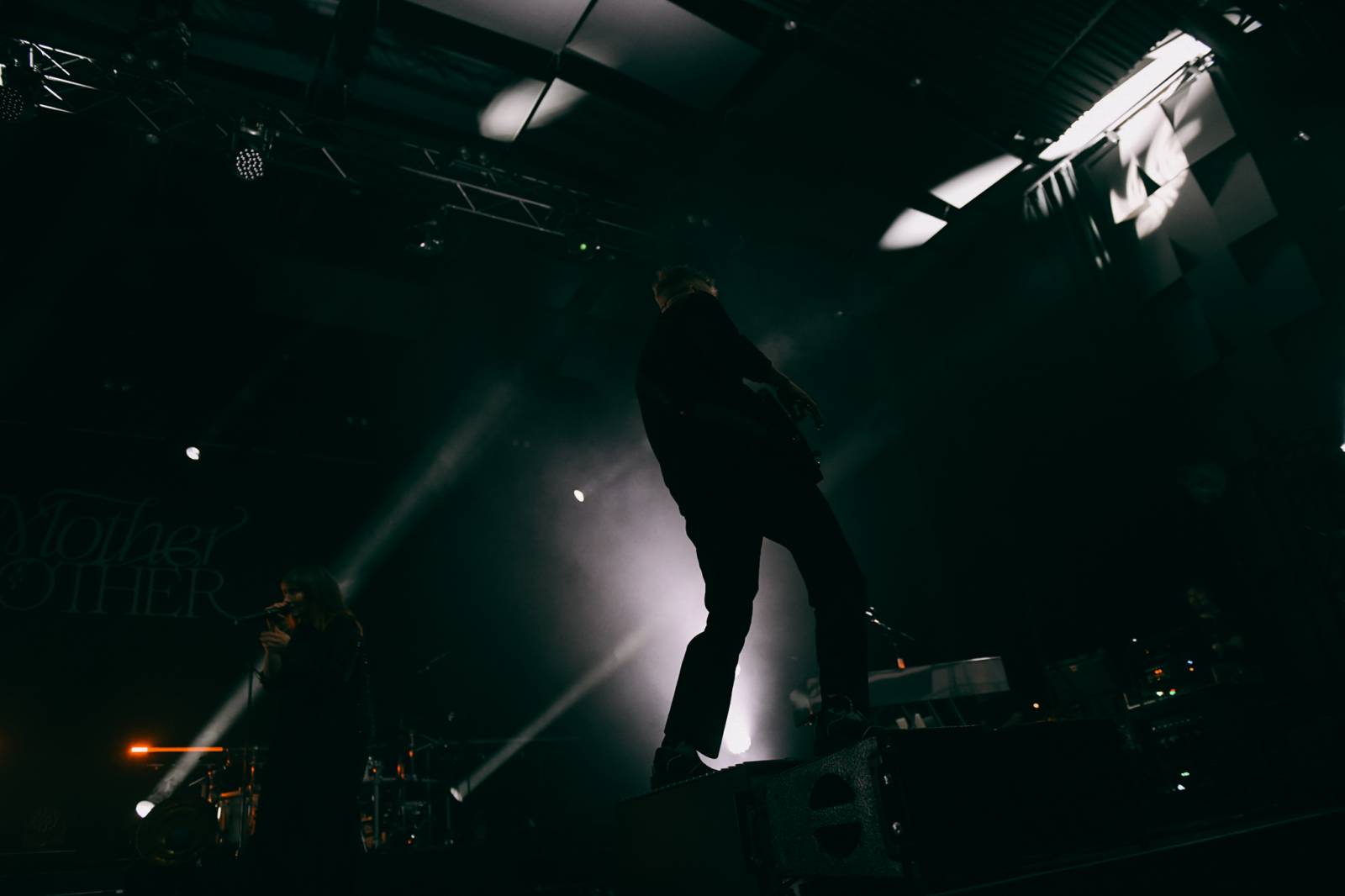 Mother Mother otevřeli Praze svá srdce