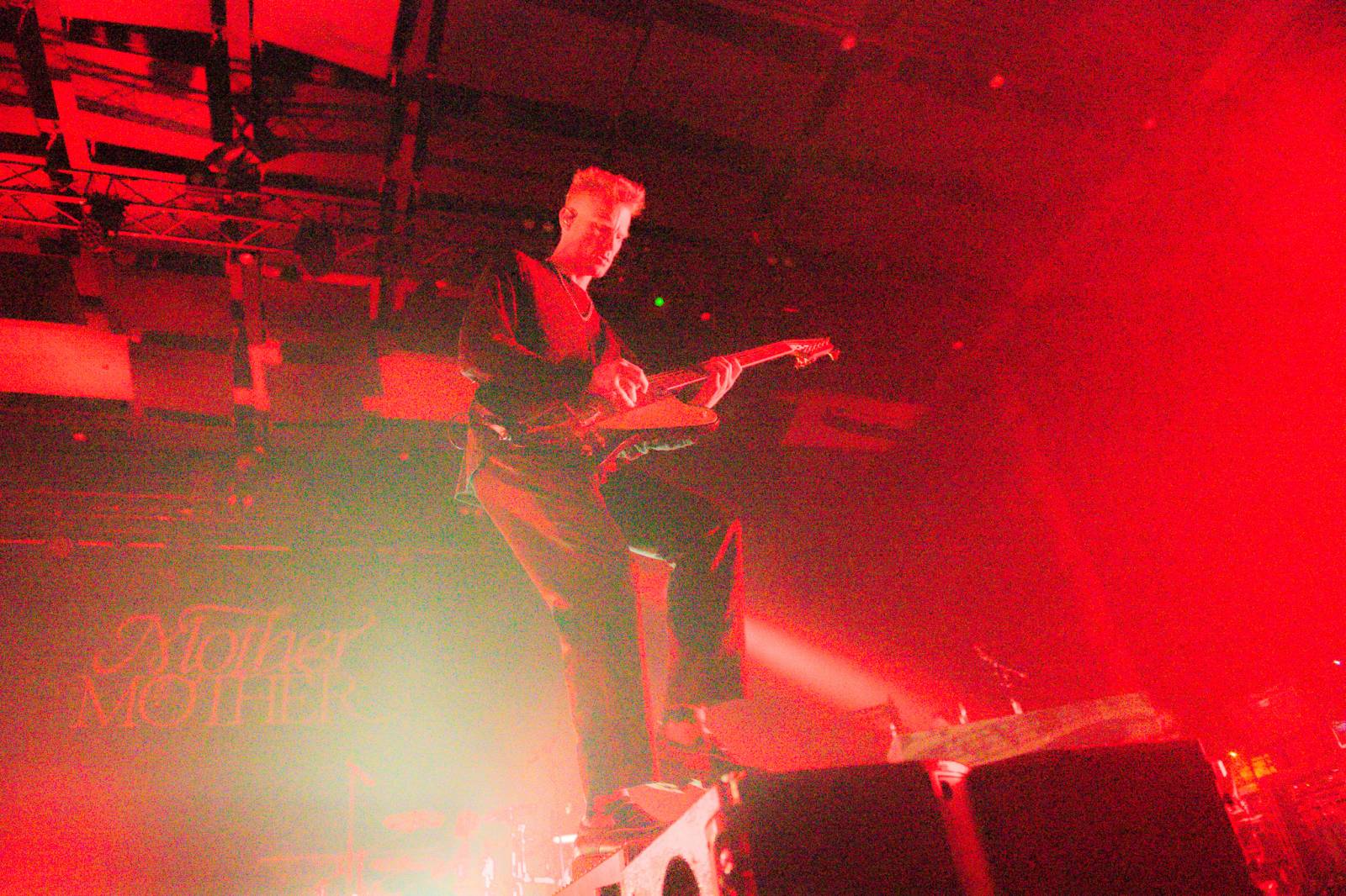 Mother Mother otevřeli Praze svá srdce