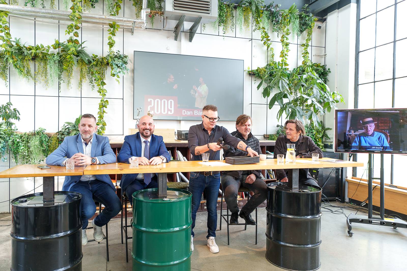 Jiří Suchý a Michal Malátný se na Žebříku setkají na jednom pódiu. Na předávání cen pozval i Michal Hrůza