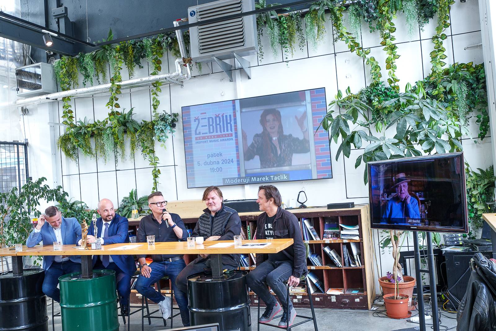 Jiří Suchý a Michal Malátný se na Žebříku setkají na jednom pódiu. Na předávání cen pozval i Michal Hrůza