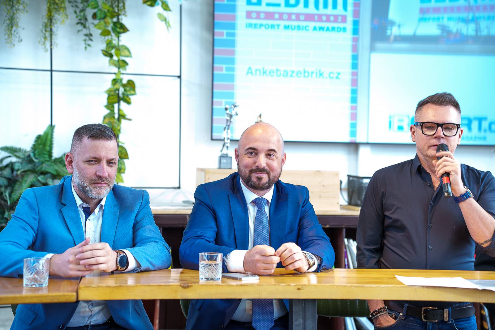 Jiří Suchý a Michal Malátný se na Žebříku setkají na jednom pódiu. Na předávání cen pozval i Michal Hrůza