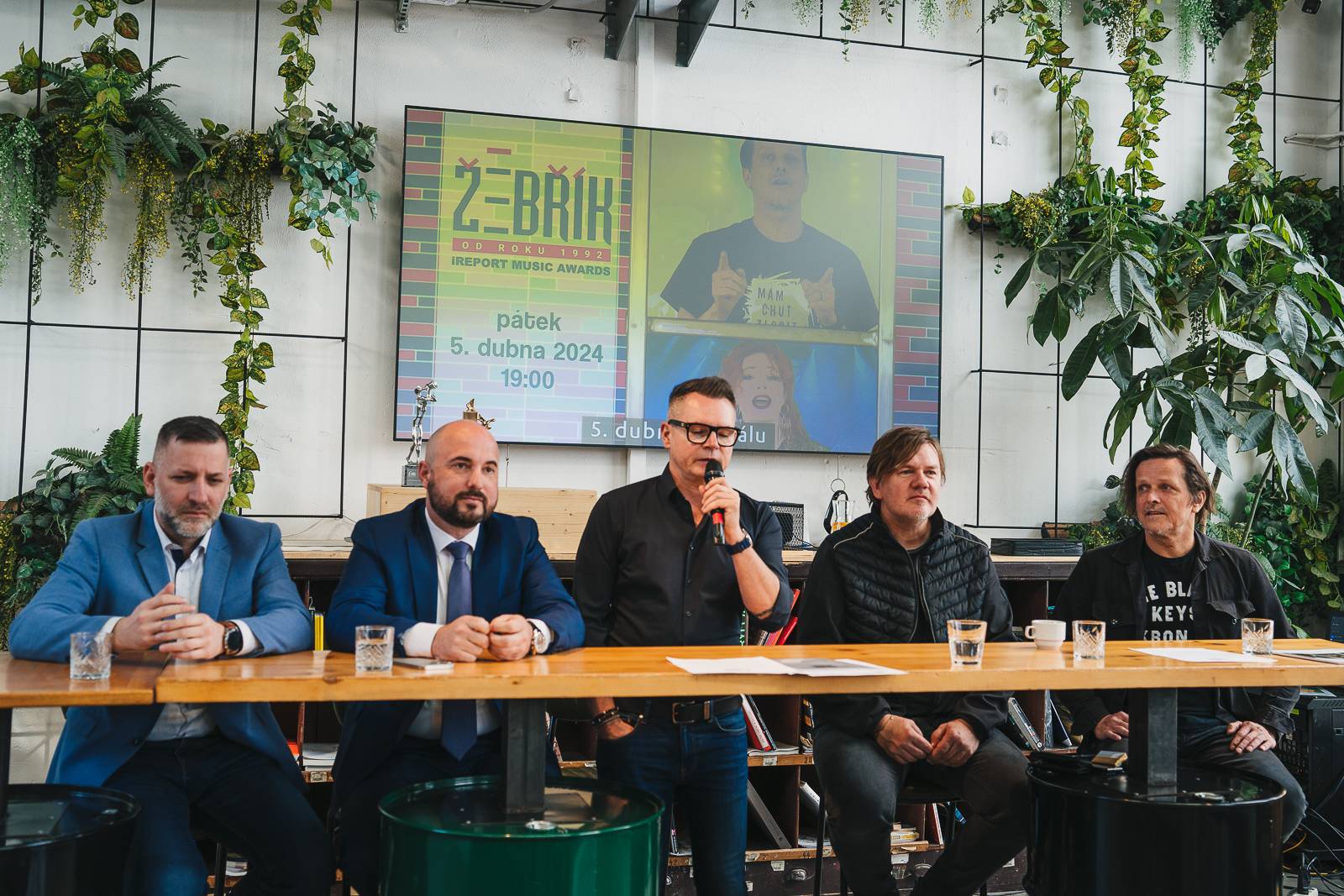 Jiří Suchý a Michal Malátný se na Žebříku setkají na jednom pódiu. Na předávání cen pozval i Michal Hrůza