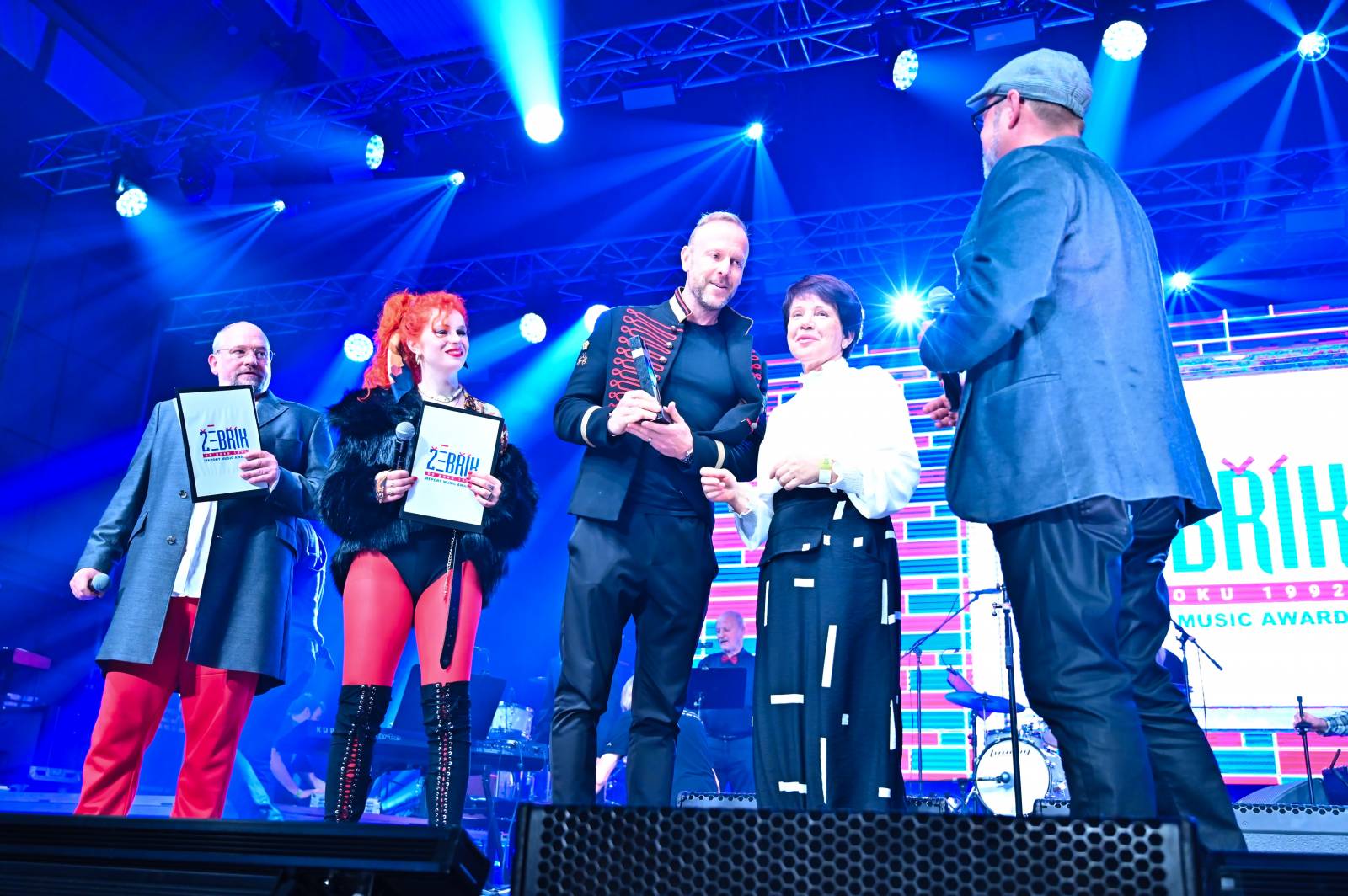 Po příčkách Žebříku v Plzni šplhali Marek Ztracený, Ewa Farna, J.A.R., Chinaski nebo film Bod obnovy