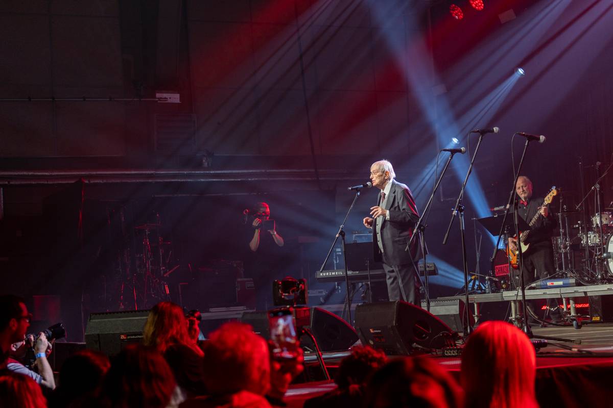 Jiří Suchý převzal na Žebříku speciální cenu a zaskvěl se exkluzivním vystoupením