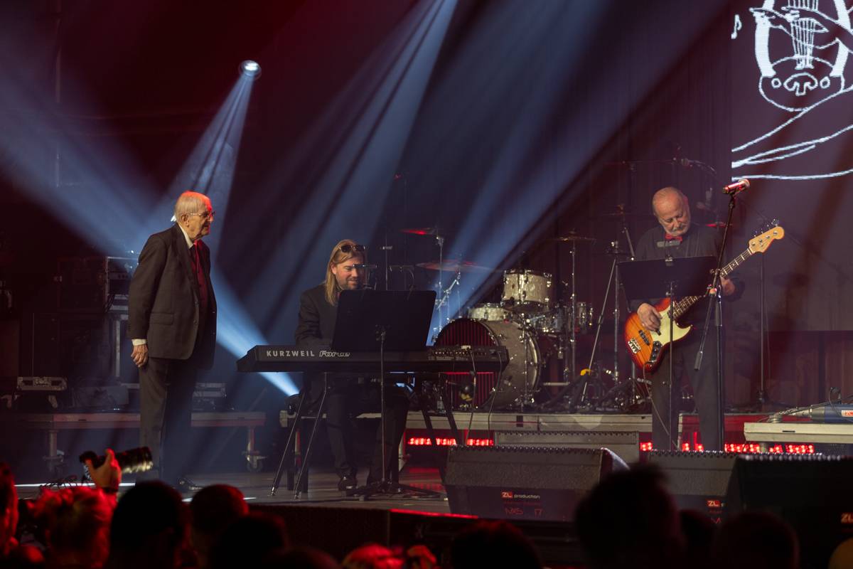 Jiří Suchý převzal na Žebříku speciální cenu a zaskvěl se exkluzivním vystoupením