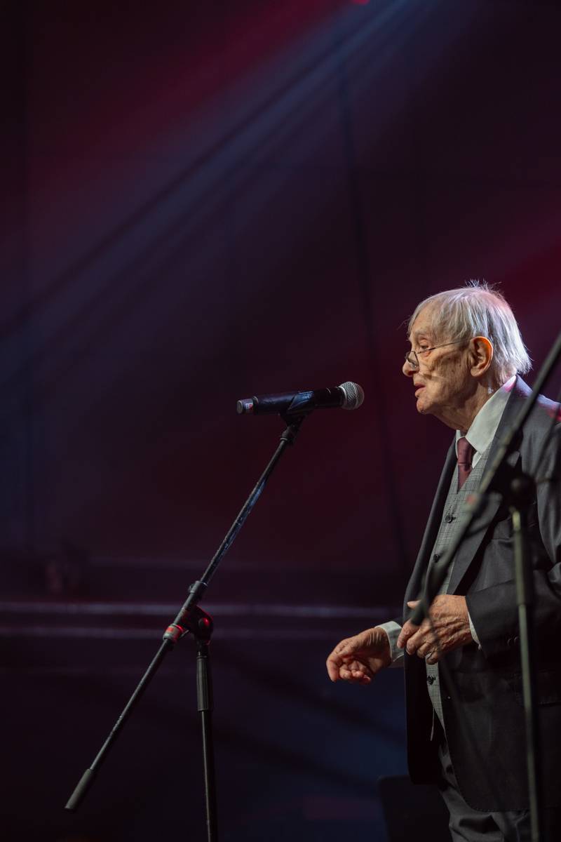 Jiří Suchý převzal na Žebříku speciální cenu a zaskvěl se exkluzivním vystoupením